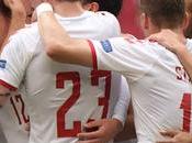 Dinamarca golea Gales primer clasificado