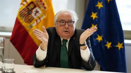 El gobierno indulta a los malos estudiantes para embrutecer a España