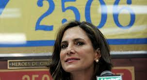 María E. Salazar: de nociva y perjudicial a novata y manipulada