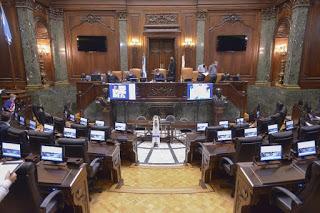 Es ley, beneficio para 1700 locales