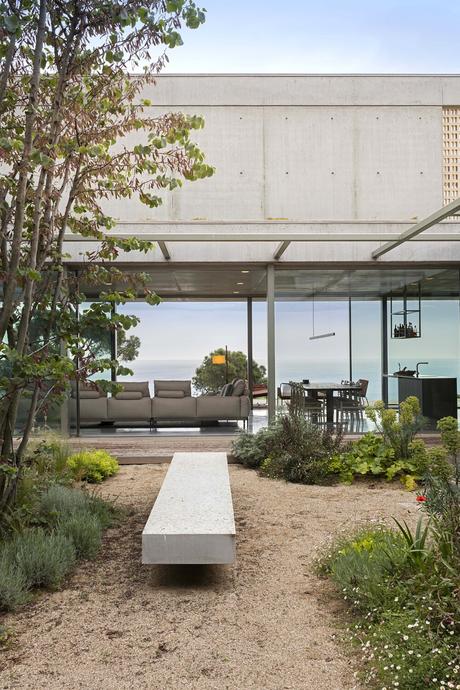 delikatissen vistas al mediterráneo villa de verano villa de hormigón con piscina spanish home open kitchen open concept estilo moderno minimalista estilo contemporáneo estilo bruto decoración interiores decoración girona coastal spain casa de hormigón delikatissen vistas al mediterráneo villa de verano villa de hormigón con piscina spanish home open kitchen open concept estilo moderno minimalista estilo contemporáneo estilo bruto decoración interiores decoración girona coastal spain casa de hormigón