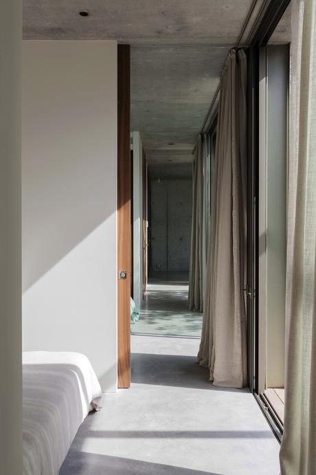 delikatissen vistas al mediterráneo villa de verano villa de hormigón con piscina spanish home open kitchen open concept estilo moderno minimalista estilo contemporáneo estilo bruto decoración interiores decoración girona coastal spain casa de hormigón delikatissen vistas al mediterráneo villa de verano villa de hormigón con piscina spanish home open kitchen open concept estilo moderno minimalista estilo contemporáneo estilo bruto decoración interiores decoración girona coastal spain casa de hormigón