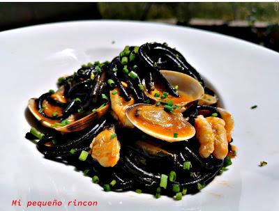 Spaghetti negros al Frutti di Mare