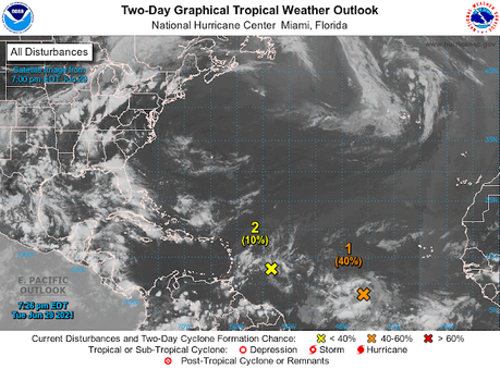 Puede convertirse en ciclón una de dos ondas con ruta al Caribe.