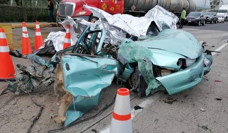 (Video) Choque múltiple en Jalostitlán deja cuatro personas sin vida