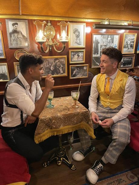 Niedziela y Emily inauguran la cafetería!