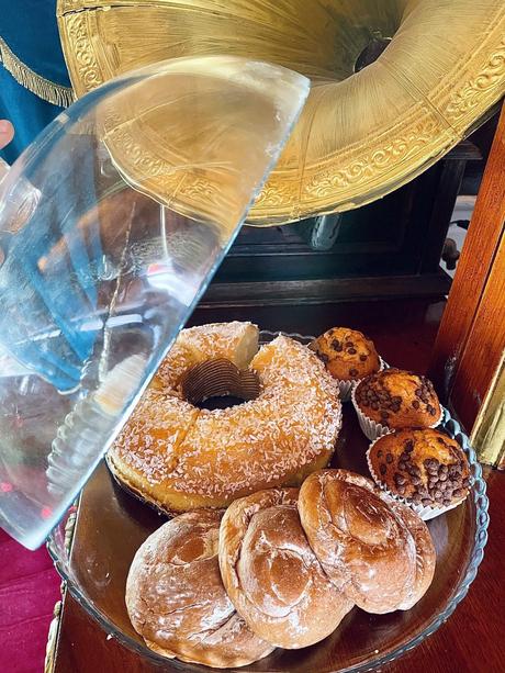 Niedziela y Emily inauguran la cafetería!