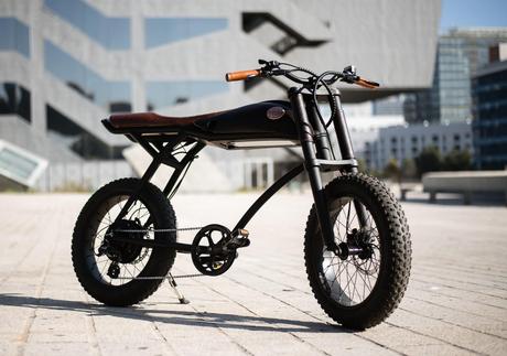 Rayvolt Exxite la bicicleta plegable que se carga sola con el pedaleo