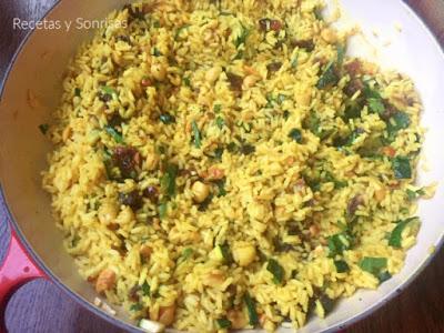 ARROZ  ESPECIADO CON DATILES Y ANACARDOS