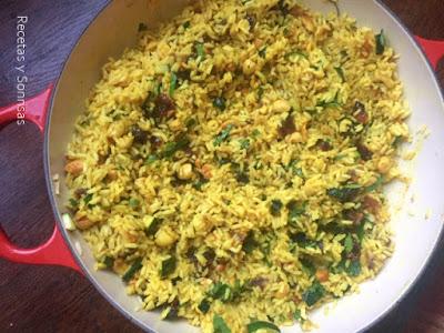 ARROZ  ESPECIADO CON DATILES Y ANACARDOS