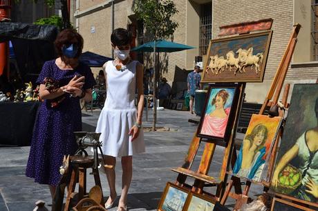 BLOGSSIPGIRL TE PROPONE: LOS DISEÑOS ÚNICOS DE THE GIRL AND THE DOG SE FUNDEN CON EL ARTE Y ENCANTO DE LA PLAZA SAN BRUNO BLOGSSIPGIRL TE PROPONE: LOS DISEÑOS ÚNICOS DE THE GIRL AND THE DOG SE FUNDEN CON EL ARTE Y ENCANTO DE LA PLAZA SAN BRUNO