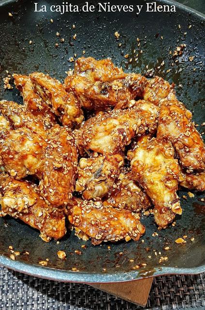 Alitas de pollo dulces y crujientes