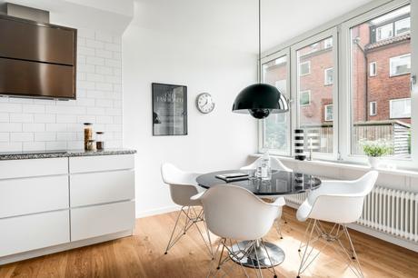 delikatissen scandinavian kitchen scandinavian formal eatingroom scandinavian eatingroom scandi kitchen nordic style nordic kitchen cocina sin muebles arriba cocina nórdica cocina moderna cocina grande cerrada cocina escandinava cocina con office cocina comedor cocina blanca  