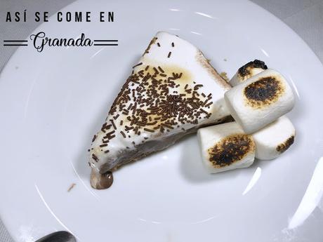 Pastel helado S'mores con chocolate