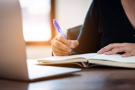 Máster online: formarse en el comercio internacional en Constanza Business & Protocol School