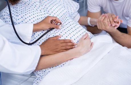 ¿Qué es un embarazo ectópico? posibles complicaciones