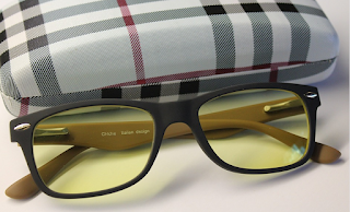 No hay pruebas de que los lentes amarillos ayuden a ver mejor de noche. No hay pruebas de que los lentes amarillos ayuden a ver mejor de noche.