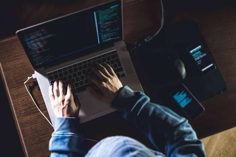 Aprender a hackear con Hackrocks para ofrecer una mayor seguridad a empresas