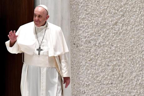 El Vaticano admite que la operación del Papa Francisco fue severa