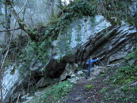 Puente Vidosa-Rubriellos-L´Impuebu-Baenu-El Seu la Cruz del Picu