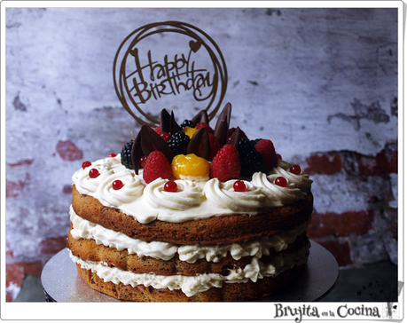 Layer cake de queso, mango y frutos rojos