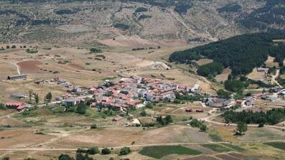Griegos, un pueblo de Teruel que ofrece trabajo y alojamiento casi gratis a las familias con hijos que vayan a vivir allí.