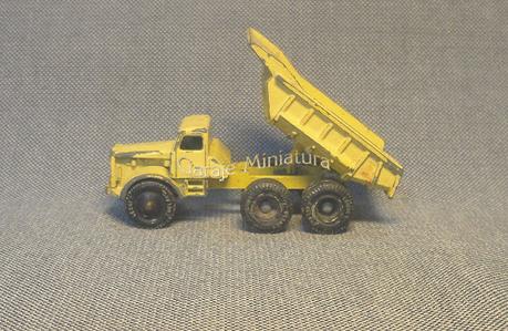 Euclid de Matchbox, un camión volcador para trabajar en canteras Euclid de Matchbox, un camión volcador para trabajar en canteras