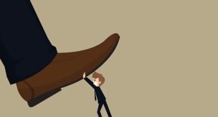 Los políticos construyen en España un Estado sucio e indecente