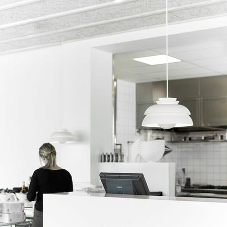 delikatissen white pendant danish lamp scandinavian design pendant lamp lámparas de interior lámparas de diseño lamp decor Jørn Utzon indoors lamp Fritz Hansen dk Fritz Hansen design lamps diseño nórdico diseño escandinavo diseño danés danish lamps danish design Concert P1 lamp  
