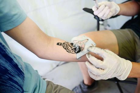 Tatuajes temporales publicitarios con Uvimark
