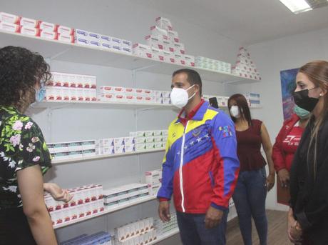 Inauguran farmacia oncológica en La Guaira