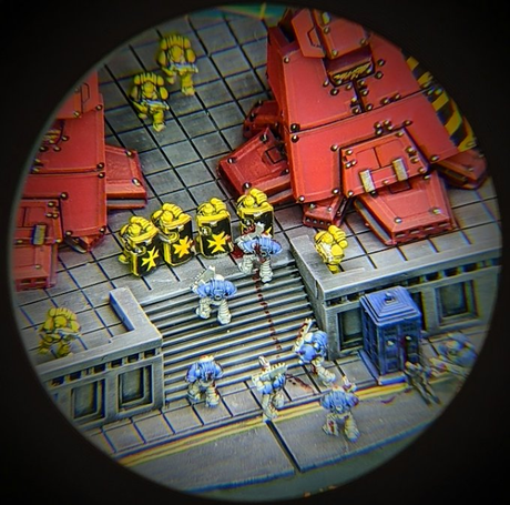 El titan y el Doctor que llegó en mal momento, por Andy Killoch El titan y el Doctor que llegó en mal momento, por Andy Killoch