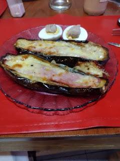 Berenjena rellena con jamón y queso