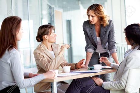Mujeres líderes en el sector tecnológico: el desafío de romper la brecha de género Mujeres líderes en el sector tecnológico: el desafío de romper la brecha de género