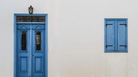 Atención a las puertas y ventanas rotas