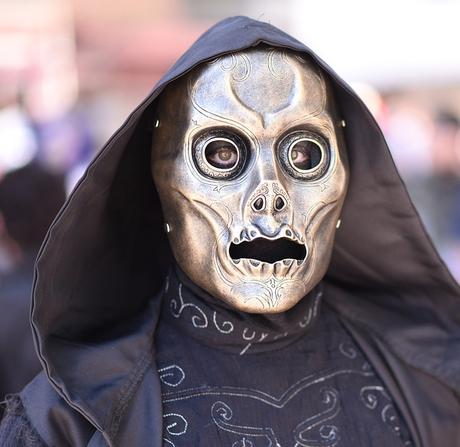 Atención a las puertas y ventanas rotas