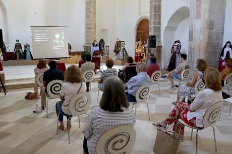 Inaugurada una exposición permanente de trajes renacentistas en Pastrana