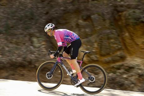 Los 3 trucos para subir más rápido un puerto