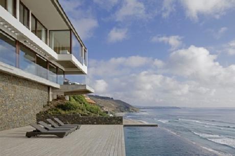 Casa Vanguardista en las Costas del Pacifico Chilenas