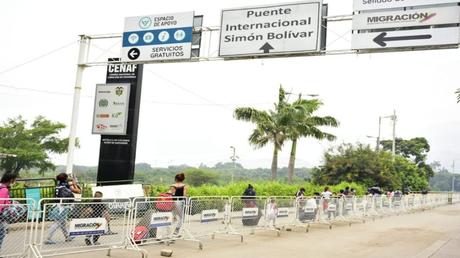 Puente Internacional Simón Bolívar: el tránsito solo está autorizado para casos humanitarios