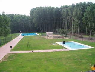 Especial piscinas que no te puedes perder en El Bierzo este verano 2