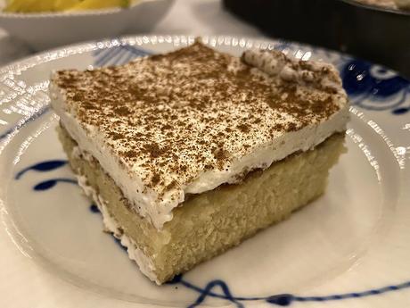 delikatissen traditional mexican dessert tradicion mexicana tarta leche evaporada y condensada tarta casera postre mexicano mexican dessert mexican cake dulce mexicano 3 leches dessert 3 leches cake delikatissen traditional mexican dessert tradicion mexicana tarta leche evaporada y condensada tarta casera postre mexicano mexican dessert mexican cake dulce mexicano 3 leches dessert 3 leches cake