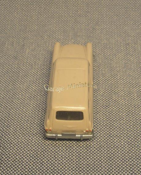 Opel Rekord Caravan del año 1961 de Wiking