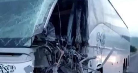 México: Reportan aparatoso accidente de Pancho Barraza y sus músicos en carretera de Nayarit México: Reportan aparatoso accidente de Pancho Barraza y sus músicos en carretera de Nayarit