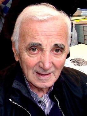 800px-Aznavour_2011 Charles Aznavour