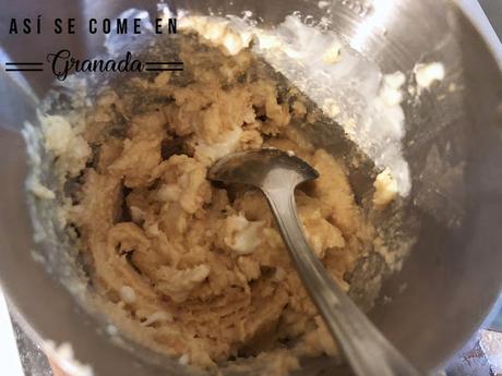 Paté de gambones y palitos de cangrejo/ Paté de queso, nueces, bacon y arándanos