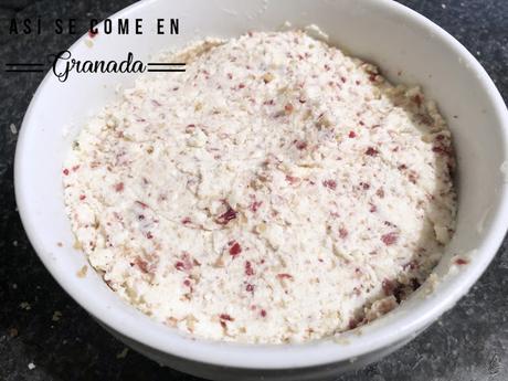 Paté de gambones y palitos de cangrejo/ Paté de queso, nueces, bacon y arándanos