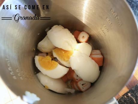 Paté de gambones y palitos de cangrejo/ Paté de queso, nueces, bacon y arándanos