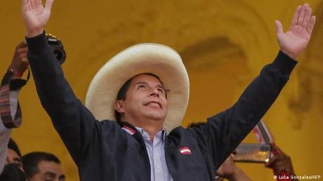 Proclamado Pedro Castillo ganador de las Elecciones de Perù.