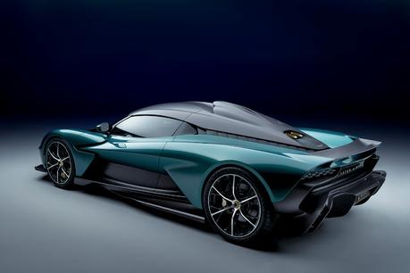 Aston Martin lanzó el hyperdeportivo Valhalla, basado en el próximo auto que usará James Bond.